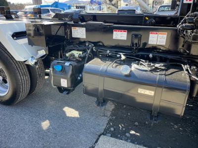 R7　三菱　脱着装置付コンテナ専用車