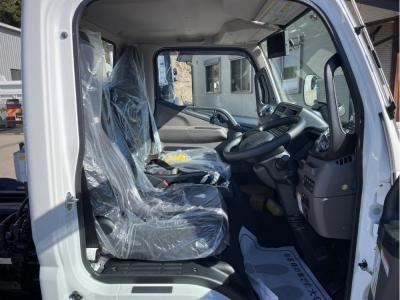 R7　三菱　脱着装置付コンテナ専用車